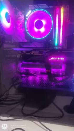 Placa de vídeo rtx 3050 8 gb. Tripo fan gigabyte