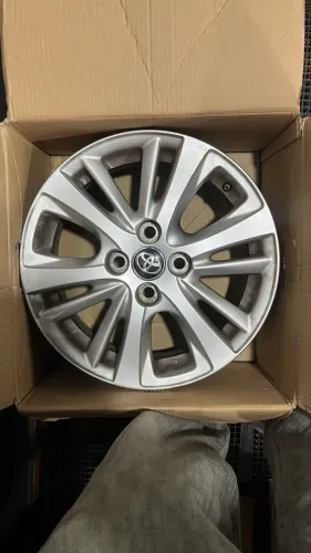 Roda Toyota Yaris Aro 15 R$500 CADA 