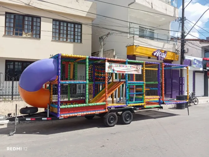 CARRETA DE BRINQUEDOS.