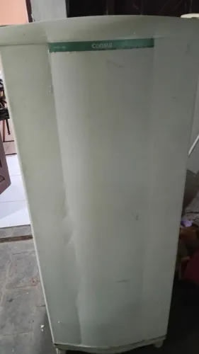 Geladeira Degelo Consul funcionando normalmente