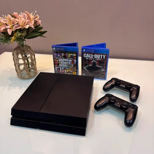 Playstation 4 1TB + 2 Controles + 2 Jogos
