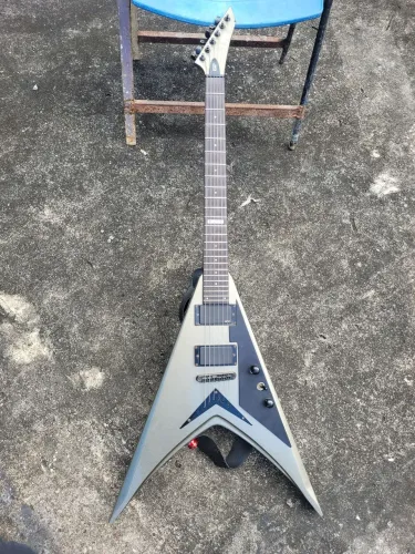 Guitarra esp ltd v-100