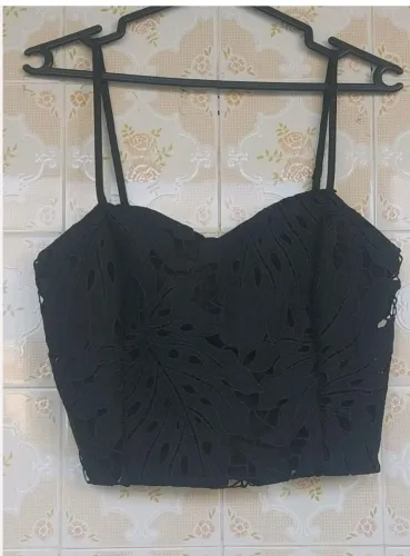 Cropped preto com alça regulável