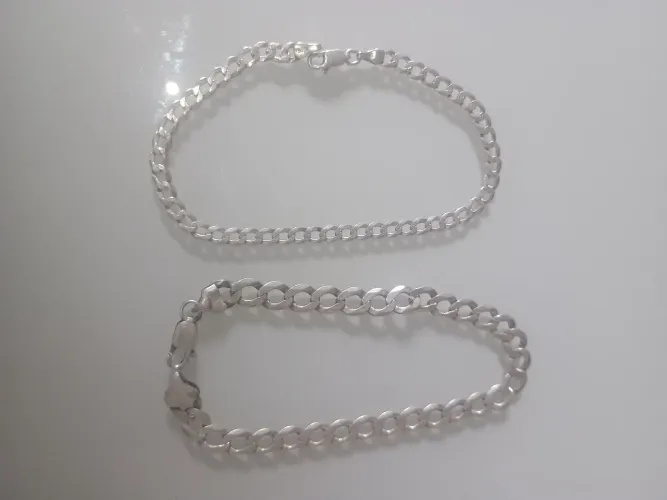 Pra vender essas duas pulseiras de prata escama