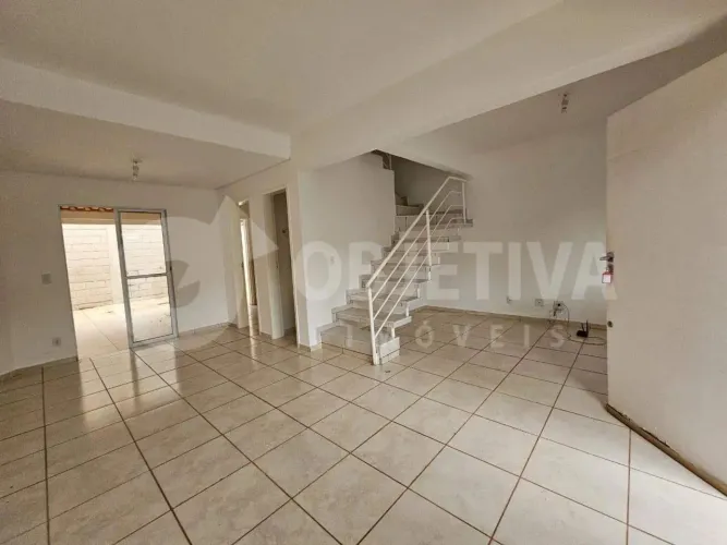 Sobrado disponível para aluguel no condomínio fechado The Palms em Uberlândia