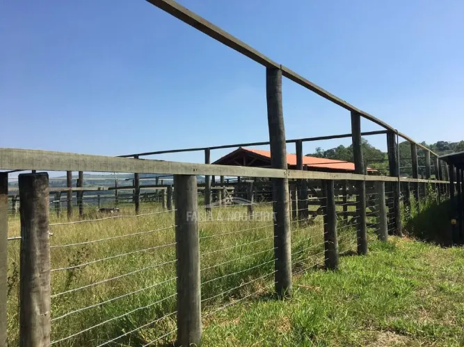 Sítio à venda, 8 quartos, 12 vagas, Itapé - Corumbataí/SP