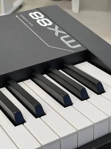 Teclado Yamaha MX88 - 88 teclas de piano