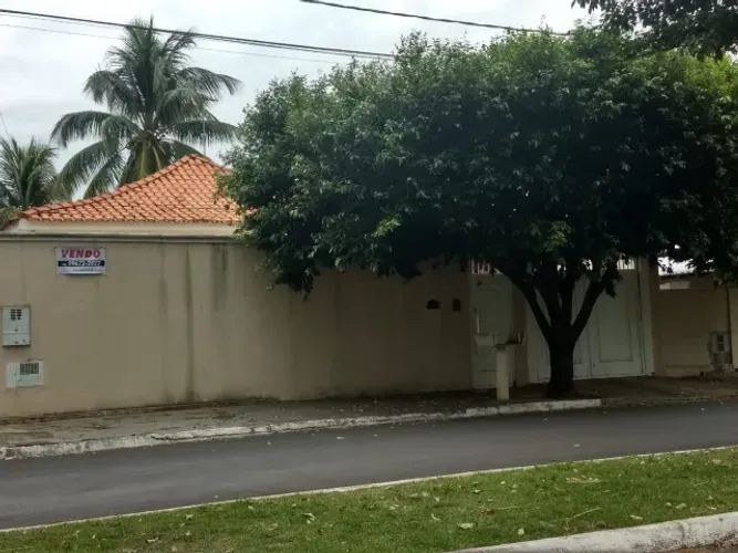 CASA 3 QUARTOS EM COROADOS - SP