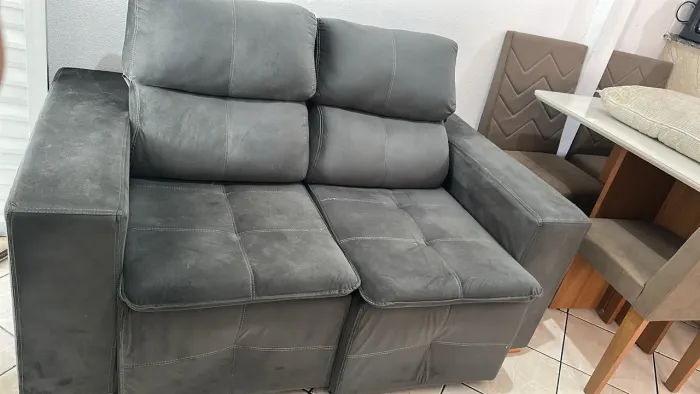 Sofá retrátil e reclinável
