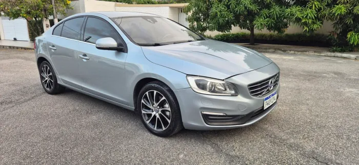 Volvo S60 T-5 Kinetic 2.0 245cv 4P 2015
