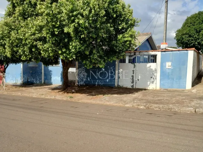 Casa na Rua Tucumã esquina com a Travessa Petrópolis