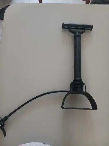Bomba de ar manual de bicicleta