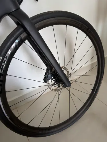 Par de rodas Reynolds carbono AR29