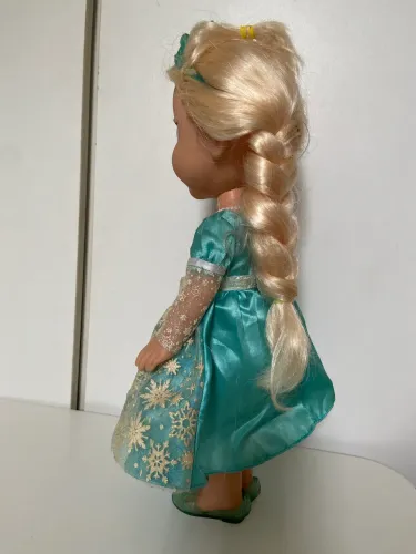 Boneca importada 