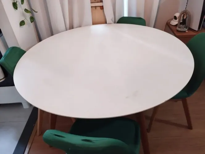 Mesa de jantar grande - redonda branca + 4 cadeiras