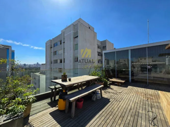 Cobertura luxuosa com 4 suítes e 2 vagas para locação no Itaim Bibi ZS
