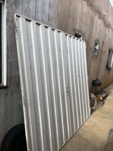 Vendo portão de garagem 2 folhas