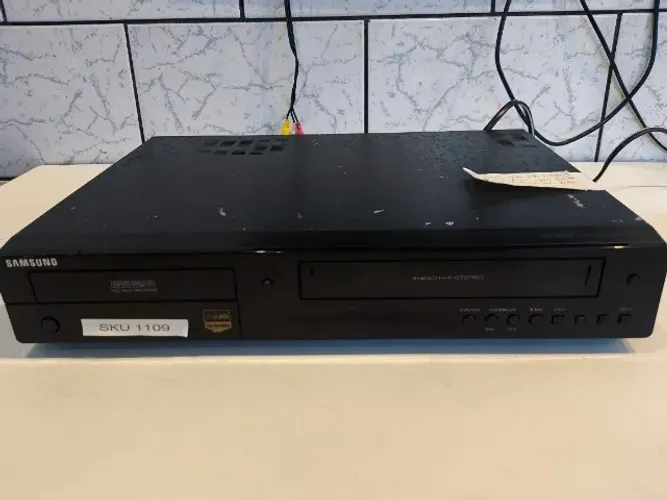 Samsung DVD-VR375 DVD Recorder VHS Combo PARA PEÇAS OU POSSÍVEL RESTAURO