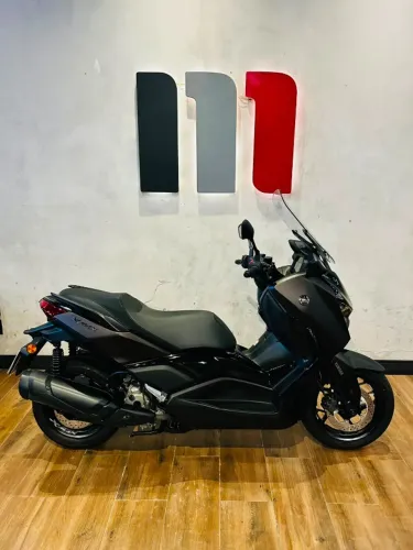 XMAX 300 CONNECTED 2026