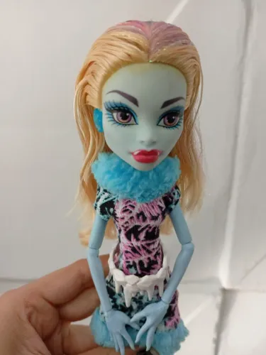 Boneca Monster Abbey Bominable
