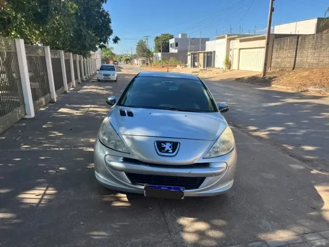 Peugeot 207 Sedan Passion XR 1.4 Flex 8V 4P 2009