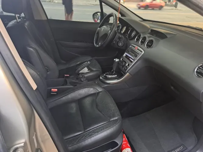 Peugeot 408 Sedan Feline 2.0 Flex 16V 4P Aut. 2012