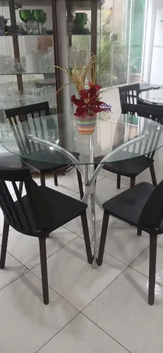 Mesa com 4 Cadeiras 