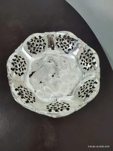 Cestinha em metal prateado sem marcação 