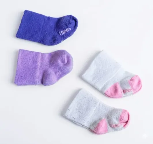 kit 4 pares de meias Hanes tamanho 6-12 meses importadas (Desapego)