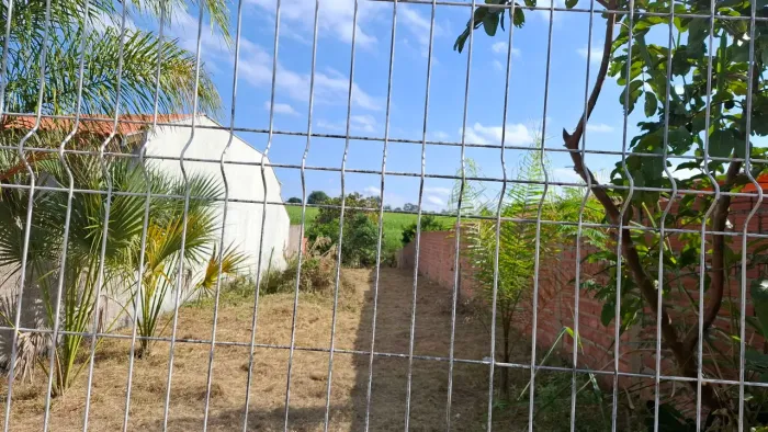 Terreno murado, com 7x 61 pego carro na troca, próximo ao bairro Córrego da Onça