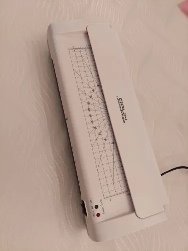 Plastificadora e laminadora A4 + Plástico para plastificação