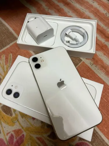 iPhone 11 semi novo 