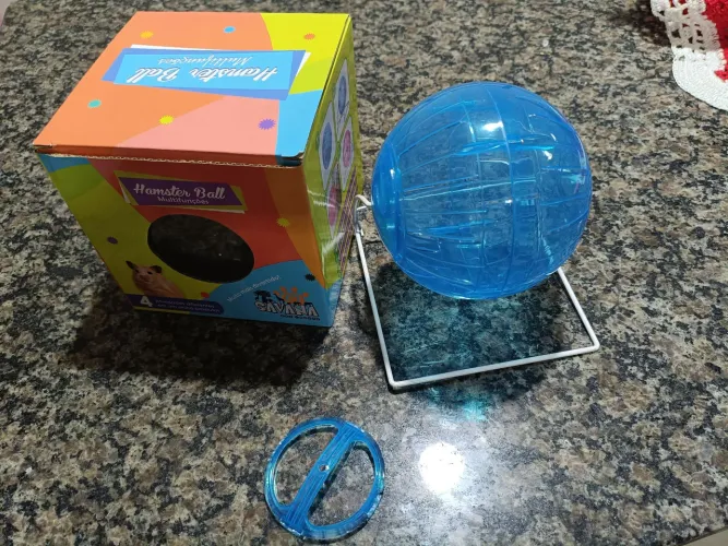 Bola multifunções para roedores.