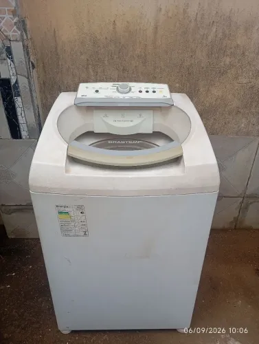 Vendo máquina Brastemp 11kg 220v funcionando perfeitamente dependendo do bairro entrego