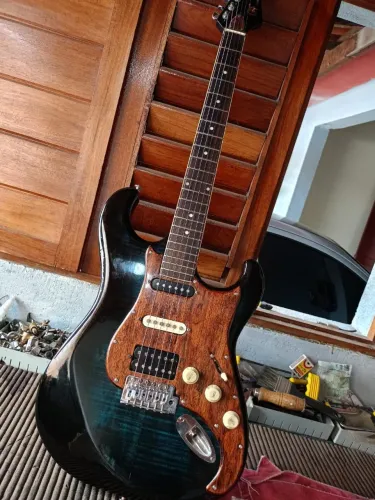 Guitarra nova direto da luthieria 