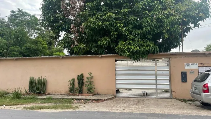 Vendo linda casa estilo chácara
