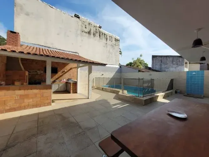 Casa com 6 quartos para alugar, 218 m² - Piratininga - Niterói/RJ
