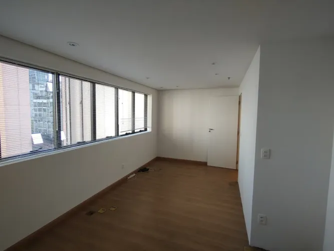 Sala/Conjunto à Venda por R$ 360.000,00 - Jardins - São Paulo/SP