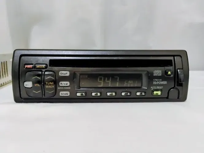 Rádio Toca CDS Automotivo Panasonic - Hi-Power. Leia toda a descrição do anúncio.