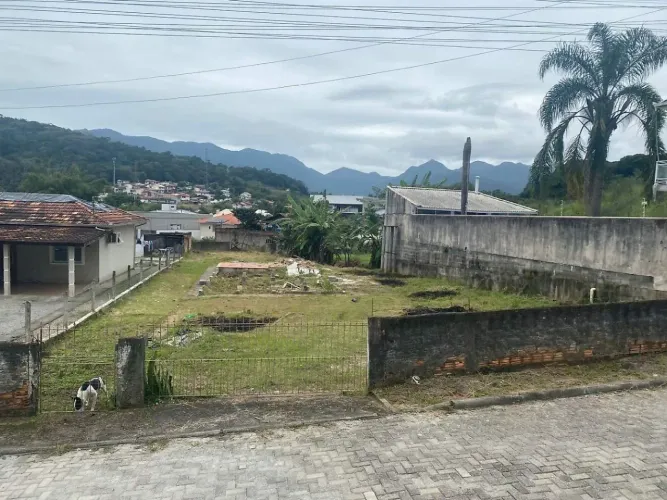 Terreno para Venda em Palhoça, Alto Aririu