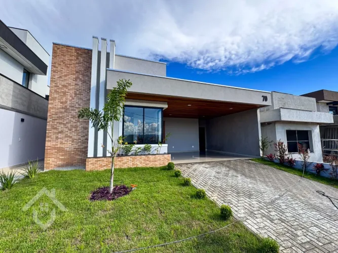 Casa Térrea à Venda no Condomínio Terras Altas em Caçapava - SP