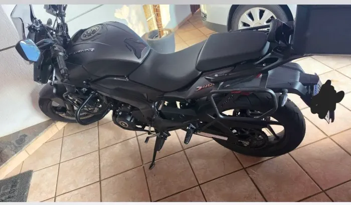 Dominar 400, 2025/2025, preta, 5750km, manual, chave reserva