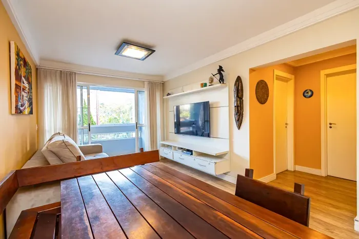 Apartamento Mobiliado Face Norte com 85m² no Alto da XV 2 quartos (1 suite), 2 Vagas