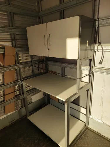 Móveis  , mesa conjugado co armário 