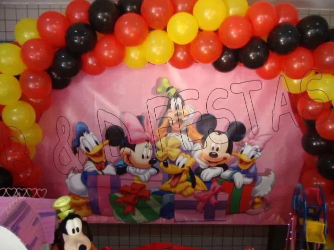 Painel de festa Mickey e seus amigos em vinil