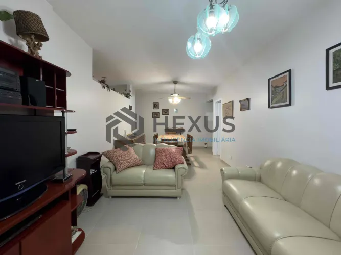 Apartamento na Praia das Pitangueiras de 2 quartos com 1 vaga, Guarujá-SP.