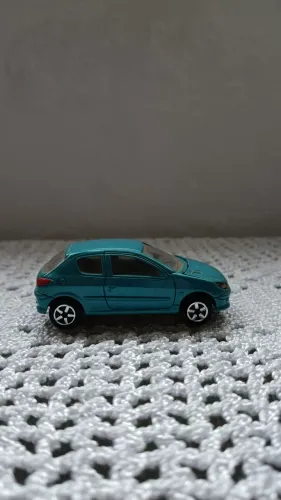 Miniatura do Peugeot 206 de metal escala 1:53