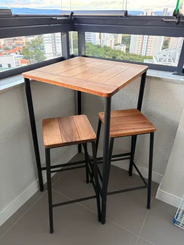 MESA ALTA COM 2 BANCOS FABRIC