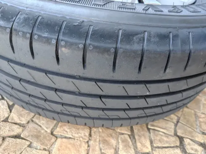4 pneus Goodyear aro 16 + jogo de rodas originais T Cross