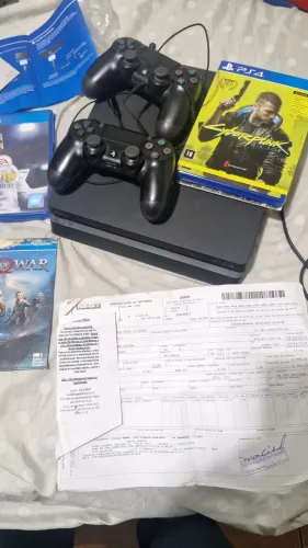 Ps4 bem conservado 